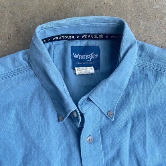 Wrangler Short Sleeve Button Down Shirt Mens XL Light Blue Heavy Cotton Y2K - Picture 2 of 4